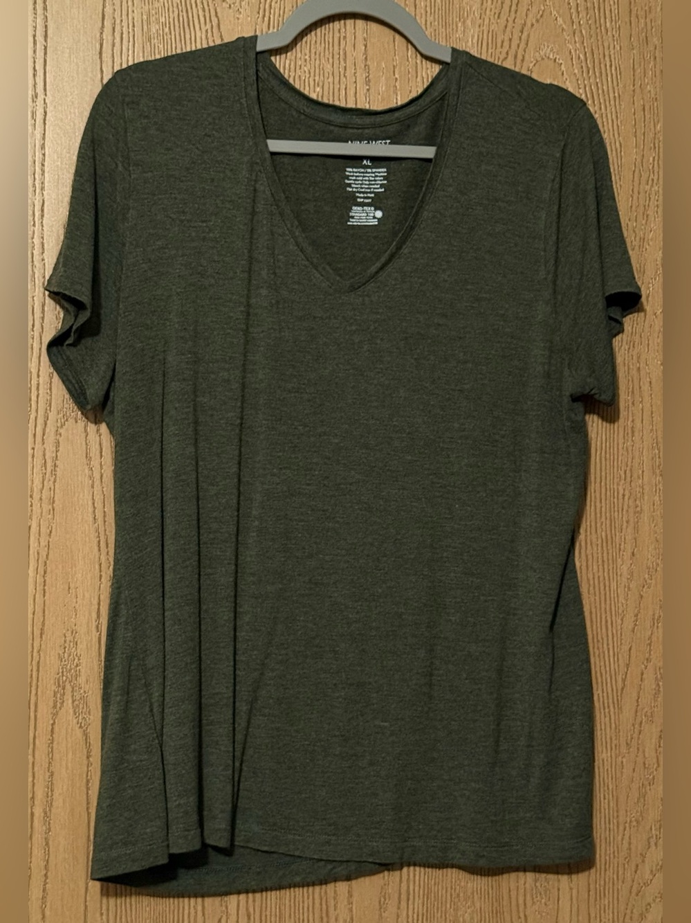 Nine West Olive V-Neck Short Sleeve Tee